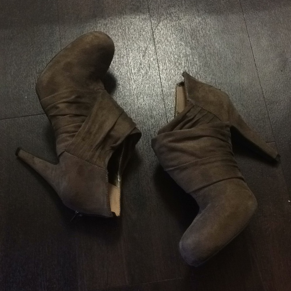 Victor Alfaro Light Brown Suede Booties